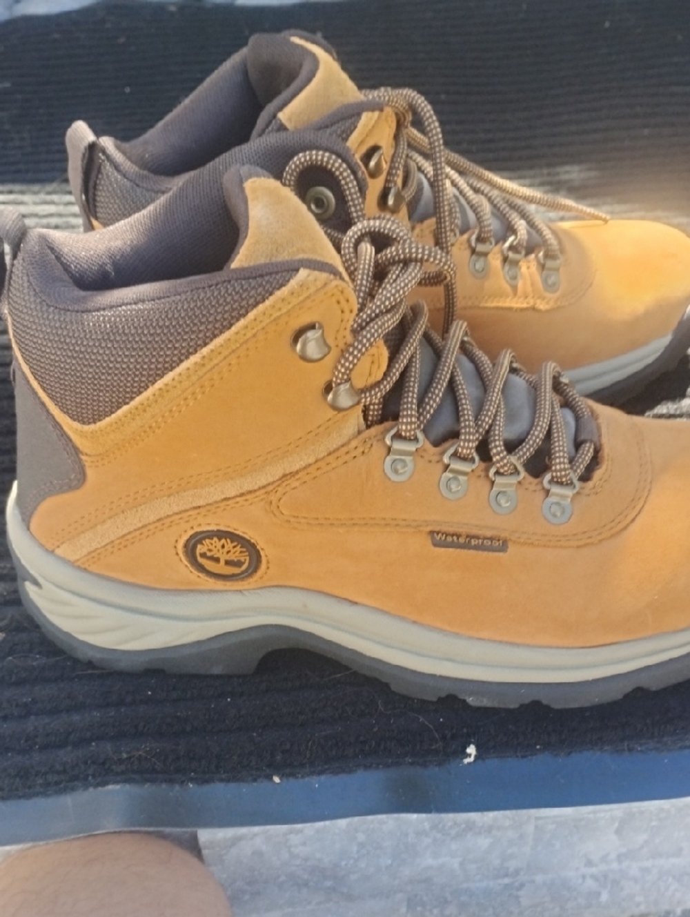 Men's Tan Timberland Boots - Lace-Up Steel Toe Shoes - Picture 5 of 10